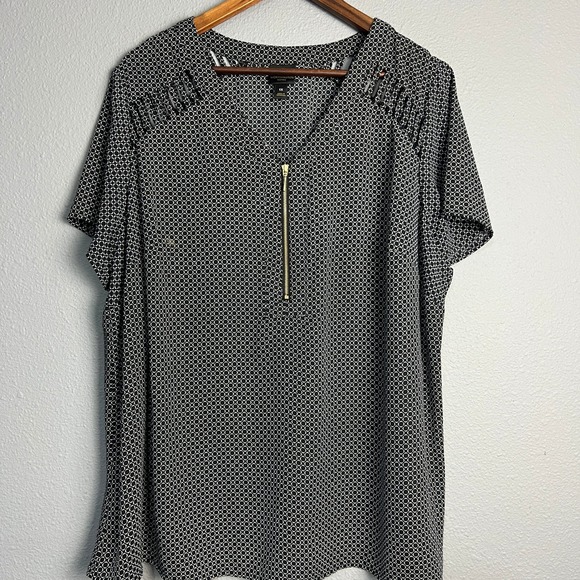 Worthington Woman Blouse Geometric Print Short Sleeve Gold‎ Zip Career Church 1X - Picture 1 of 8